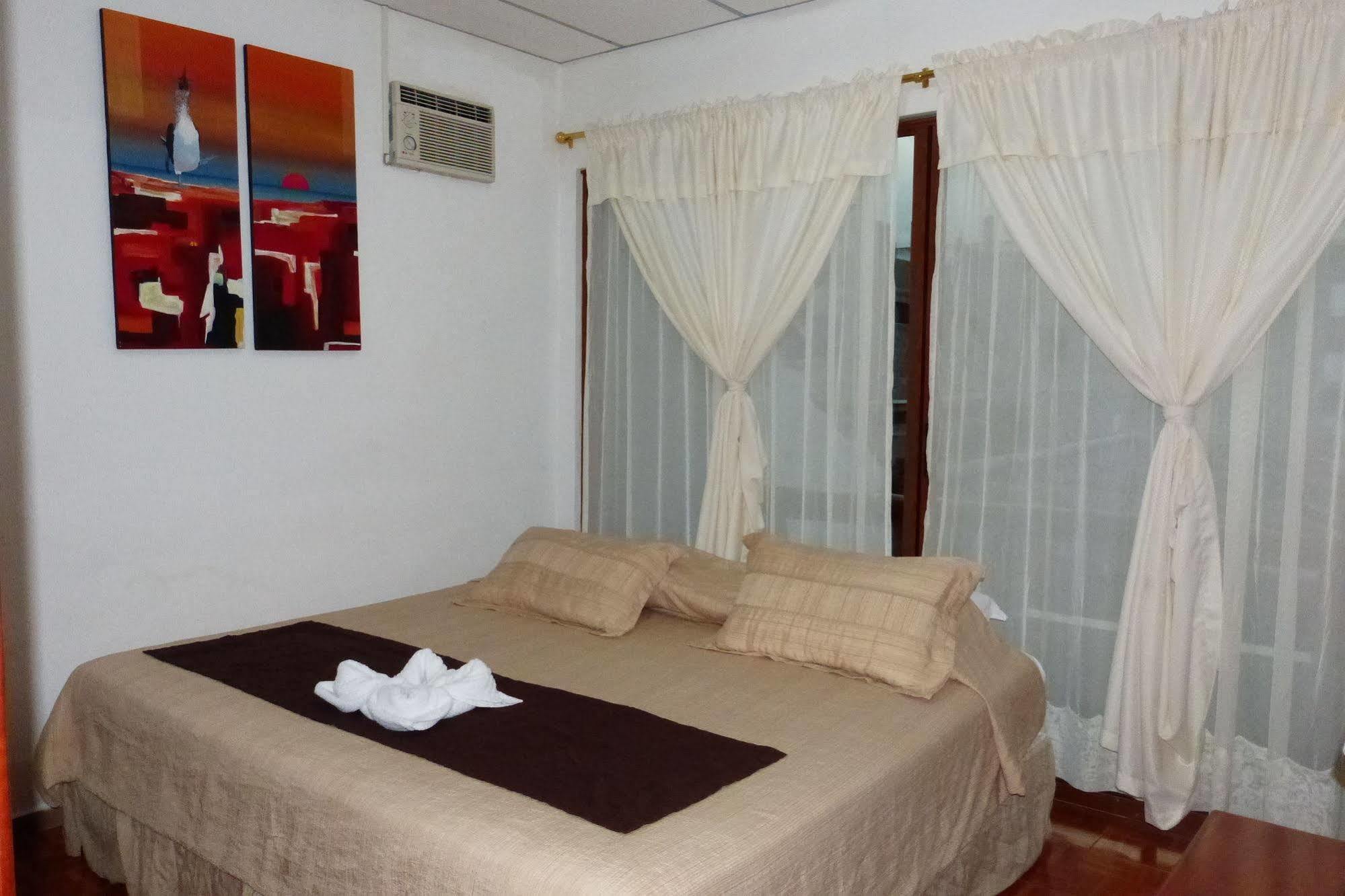 פורטו איורה Galapagos Islands Hotel מראה חיצוני תמונה