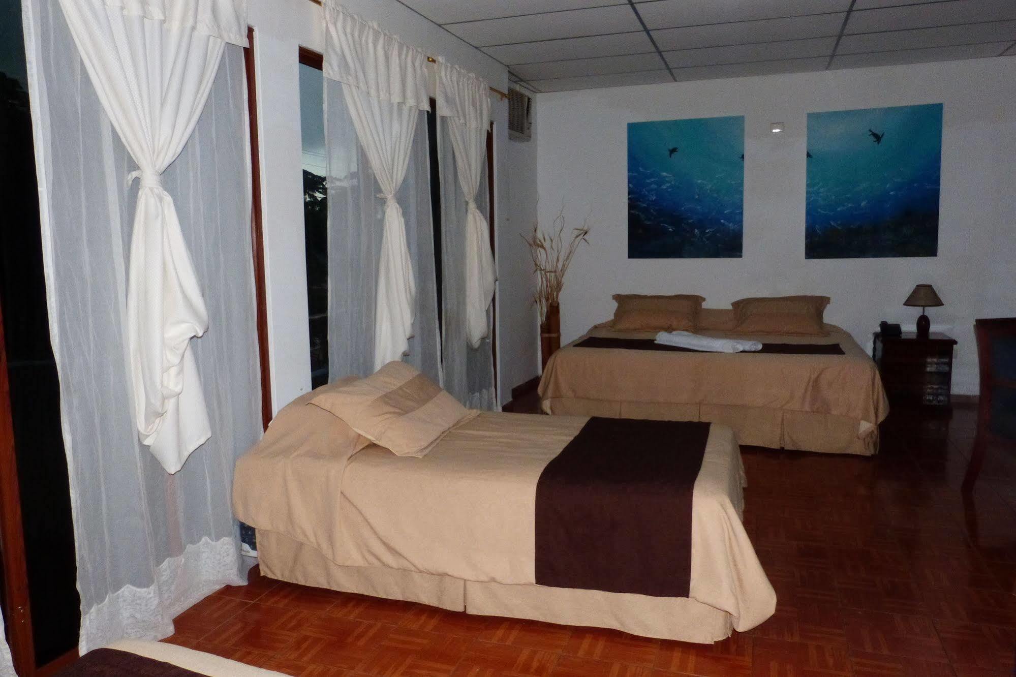 פורטו איורה Galapagos Islands Hotel מראה חיצוני תמונה