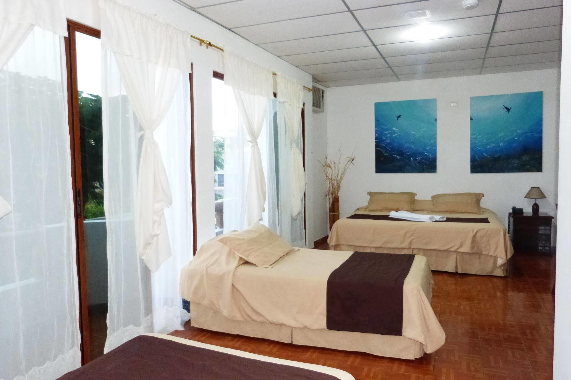 פורטו איורה Galapagos Islands Hotel מראה חיצוני תמונה
